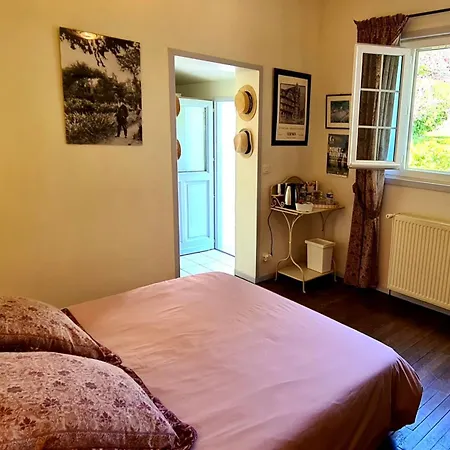 Гостевой дом Le Chant Des Roses