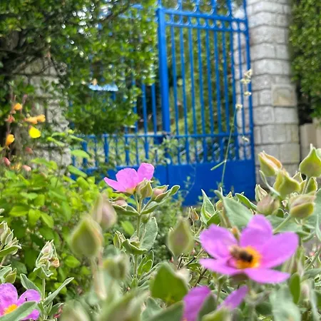 Maison d'hôtes Le Chant Des Roses 4*