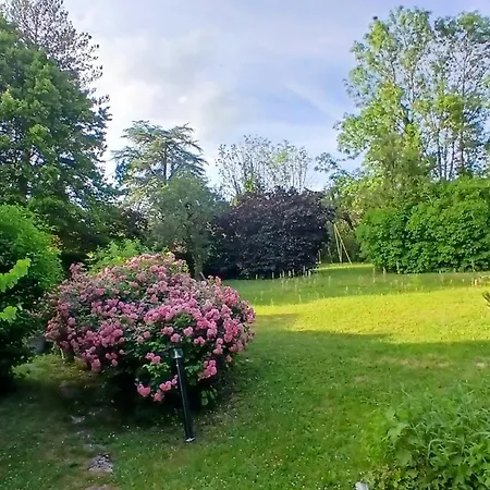 Le Chant Des Roses Giverny