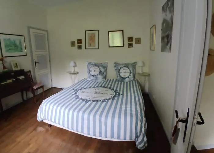 招待所 Le Chant Des Roses